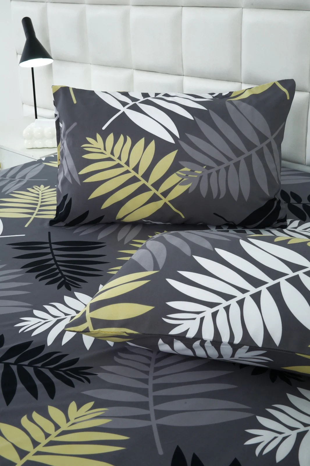 3 PCs Double Bed Sheet-Black Feathers - Image 6
