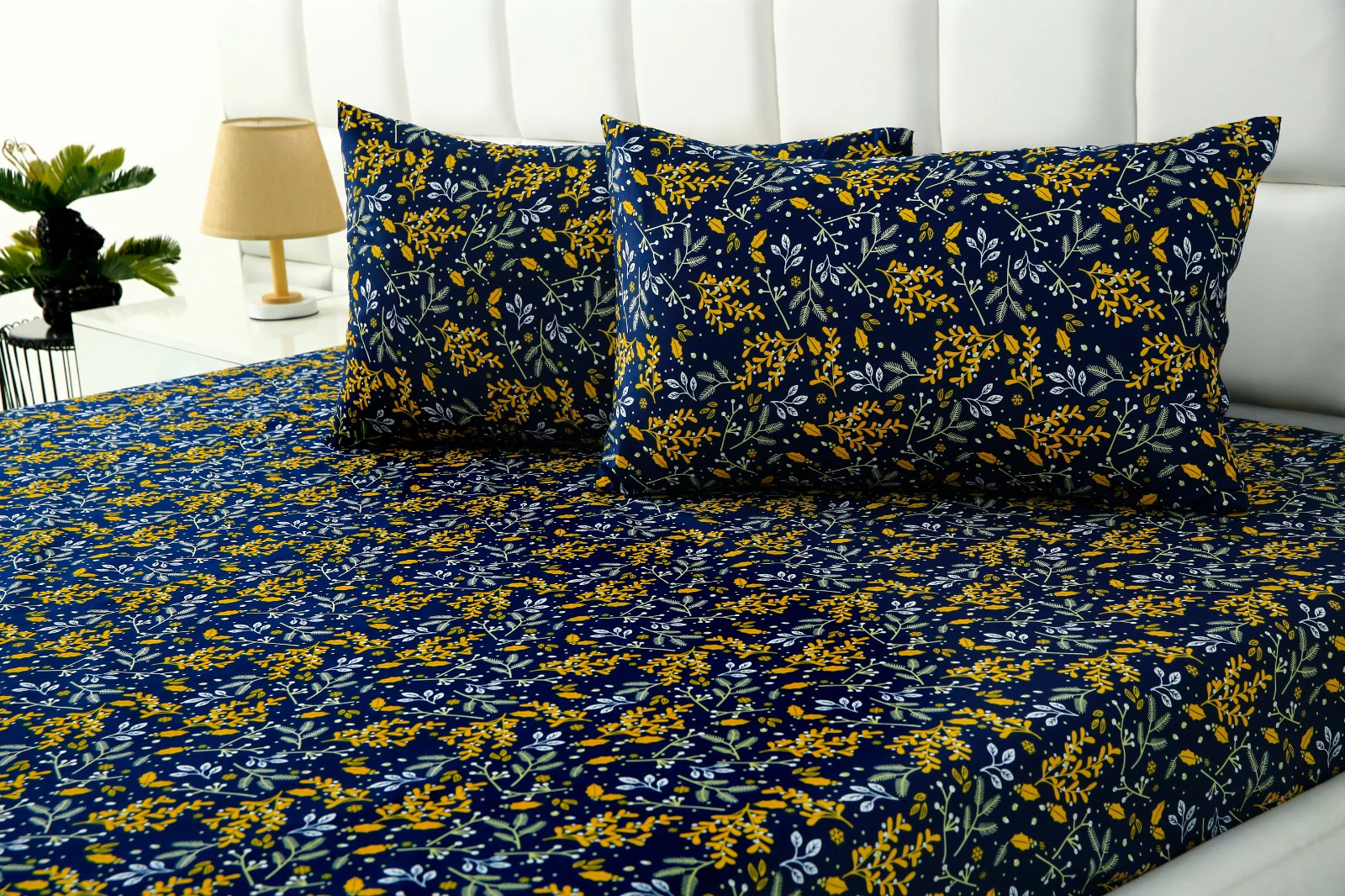 3 PCs Double Bed Sheet-Daffodils - Image 2