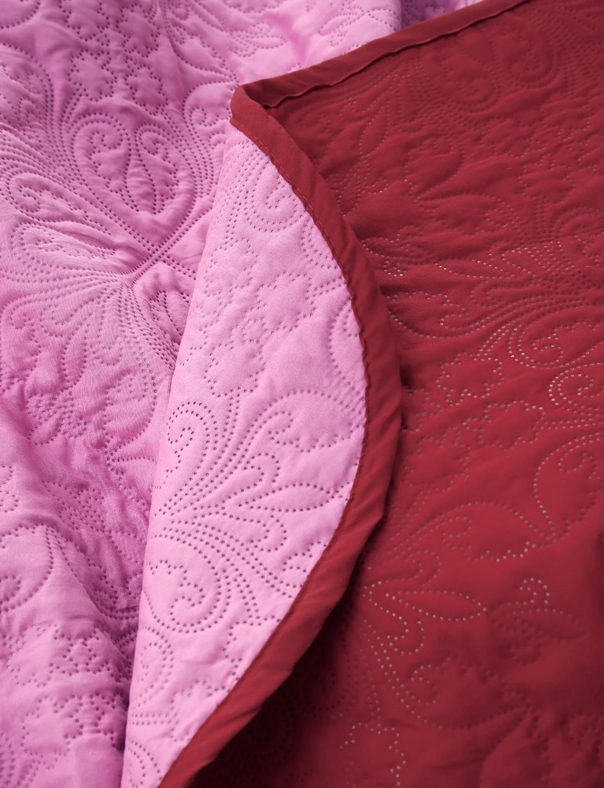 7 PCs Ultrasonic Bed Spread Set-Red over Lilac - Image 11