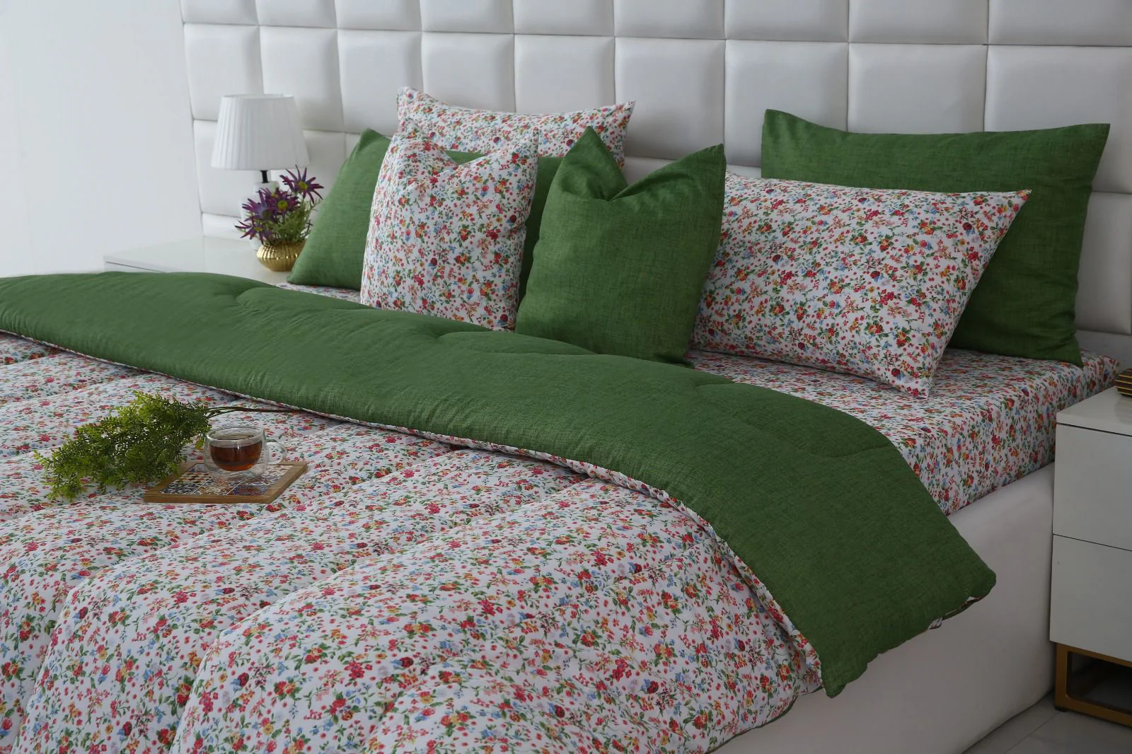 8 PCs Winter Razai Set-Green Hellebore - Image 6