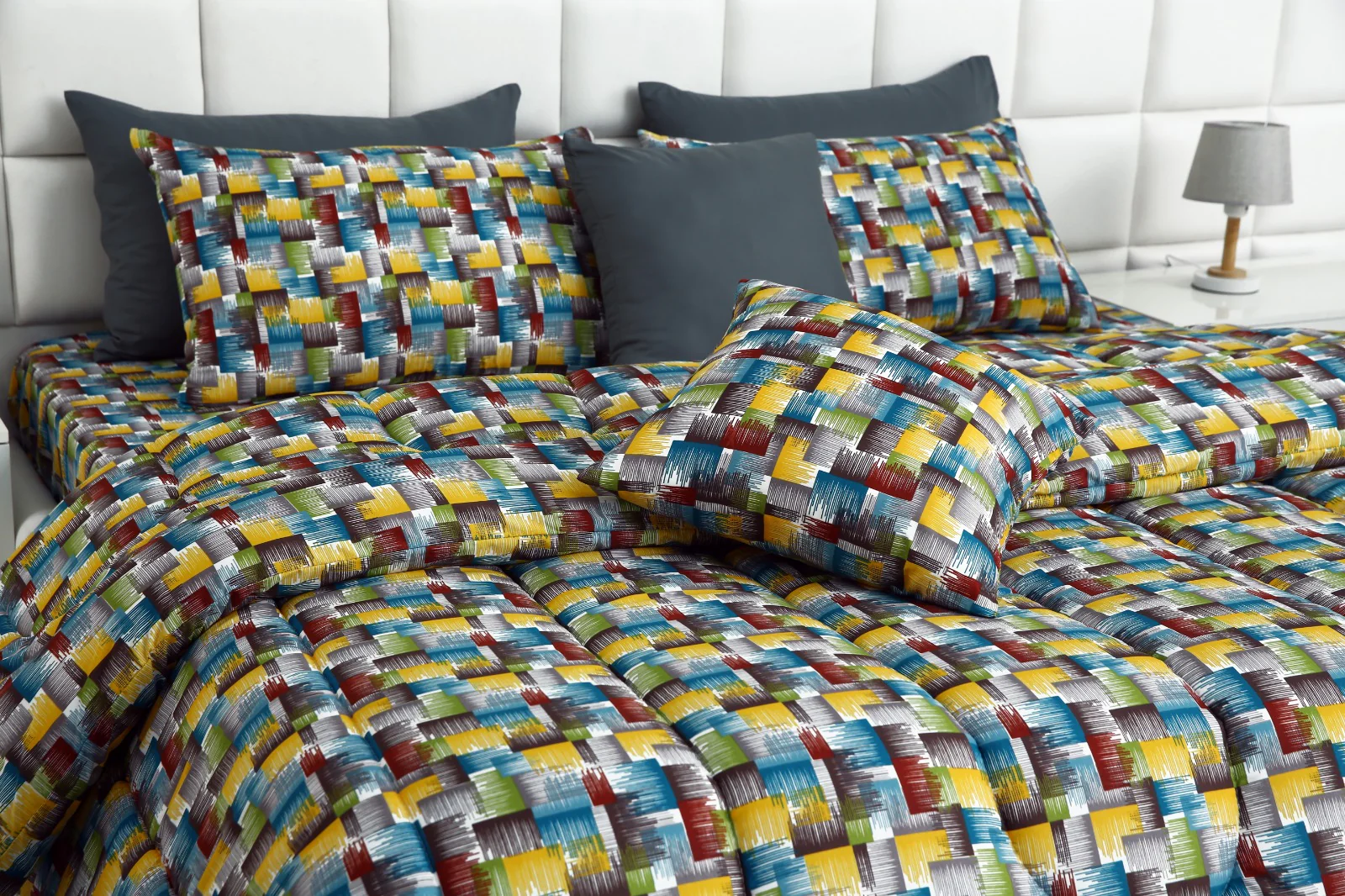 8 PCs Winter Razai Set-Multi Ombre - Image 4