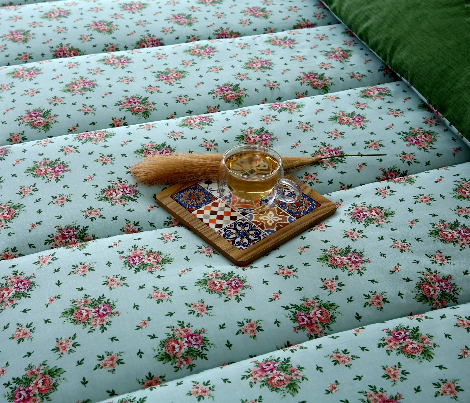 8 PCs Winter Razai Set-Verdant - Image 9
