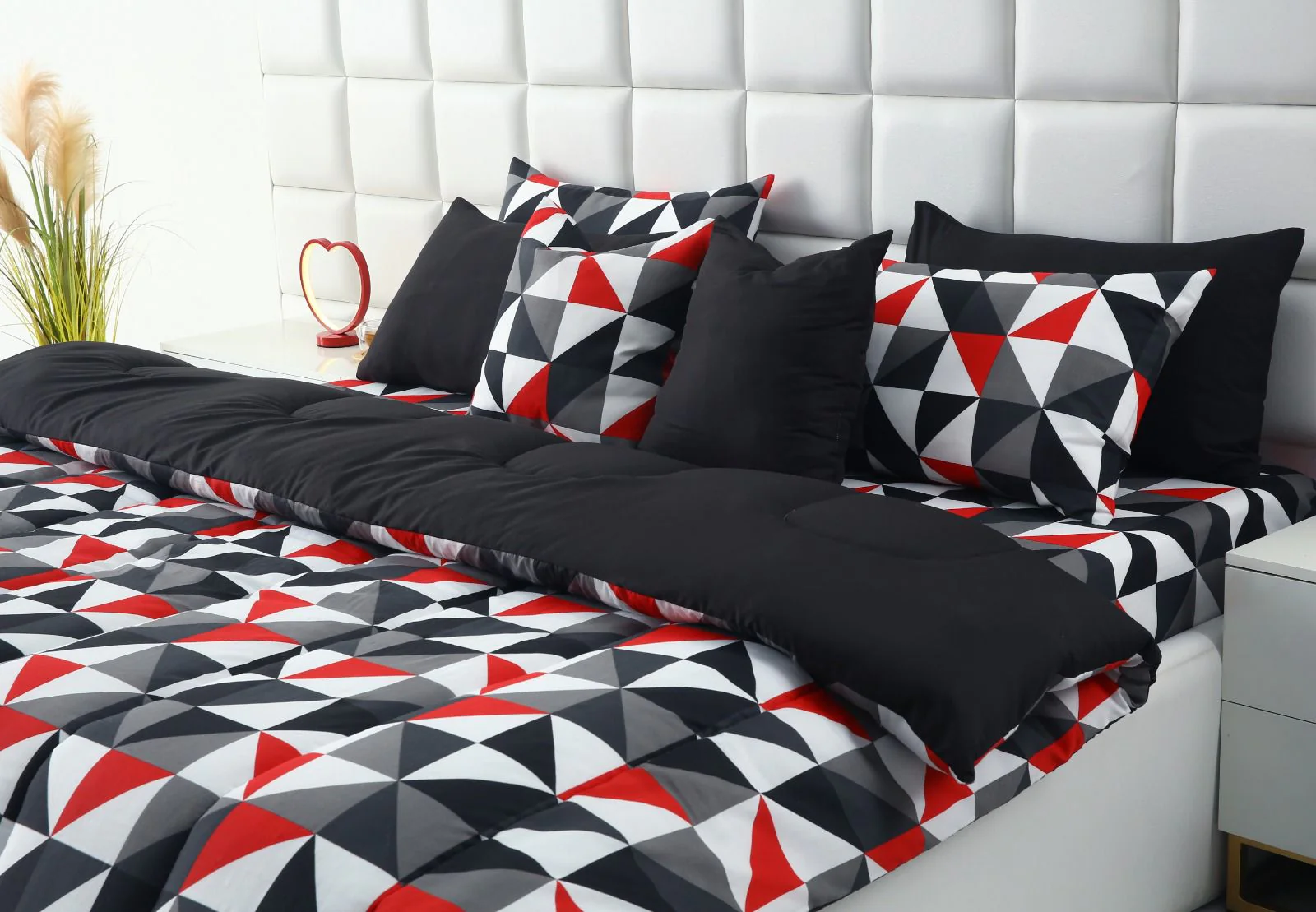 8 PCs Winter Razai Set-Abstract Geometric(With Black Reverse) - Image 2