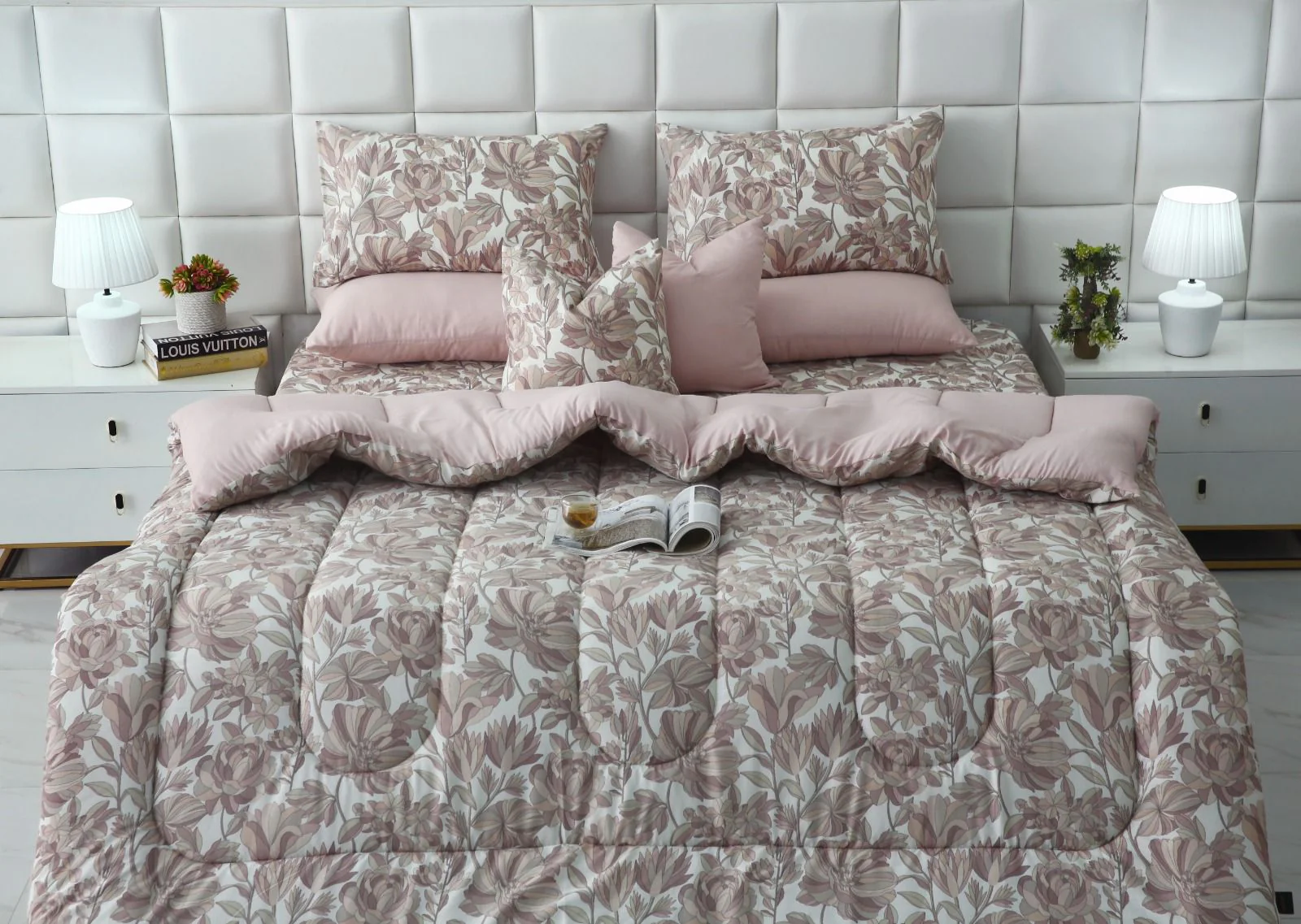 8 PCs Winter Razai Set-Buds Floral(With Pastel Pink Reverse) - Image 7