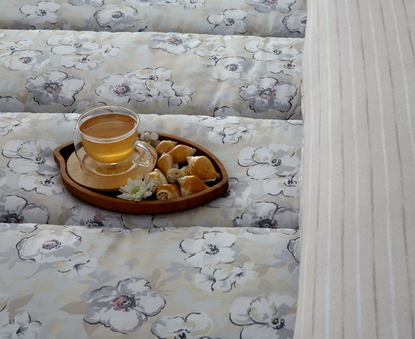 8 PCs Winter Razai Set-Buttercup - Image 7