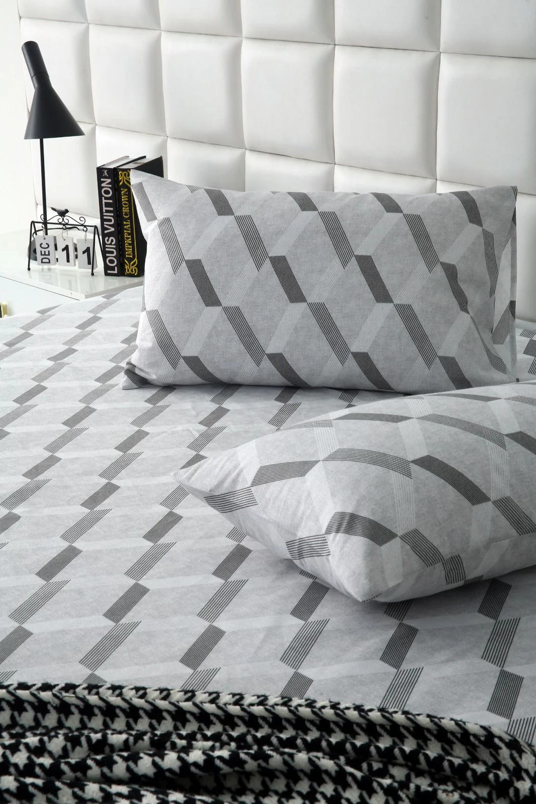Fitted Bed Sheet-Sliver Triangles - Image 8