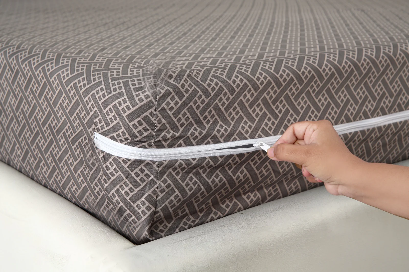 Zipper Mattress Cover Printed-Light Plaid - Image 6